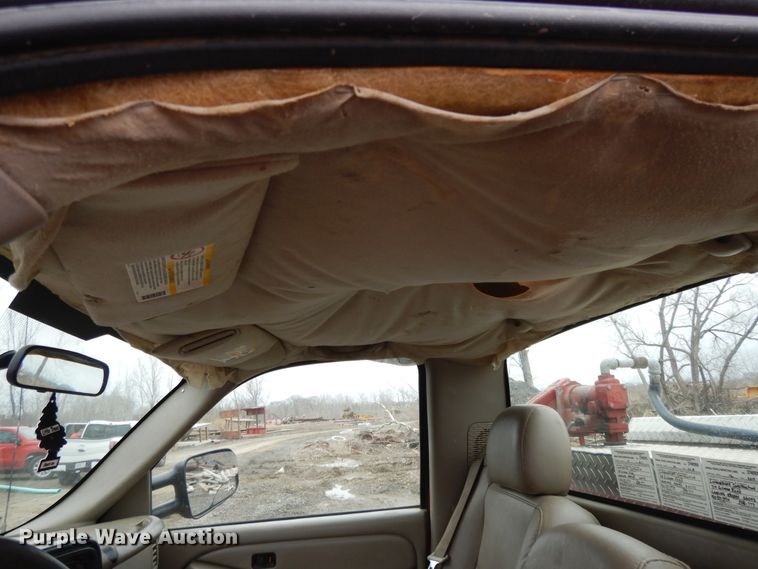 image for item DF6023 2004 Chevrolet Silverado 2500HD  3/4 or 1 ton pickup or van