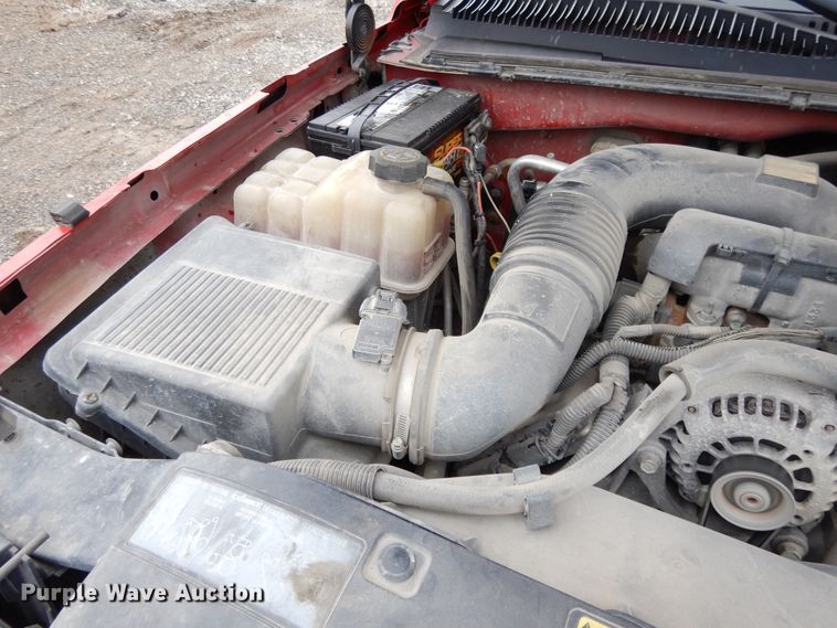 image for item DF6023 2004 Chevrolet Silverado 2500HD  3/4 or 1 ton pickup or van