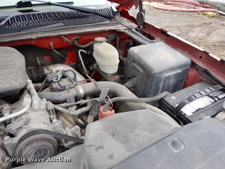 image for item DF6023 2004 Chevrolet Silverado 2500HD  3/4 or 1 ton pickup or van