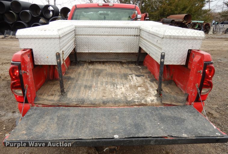 image for item DF6023 2004 Chevrolet Silverado 2500HD  3/4 or 1 ton pickup or van