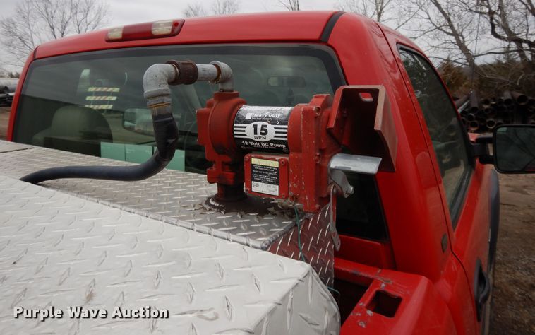 image for item DF6023 2004 Chevrolet Silverado 2500HD  3/4 or 1 ton pickup or van