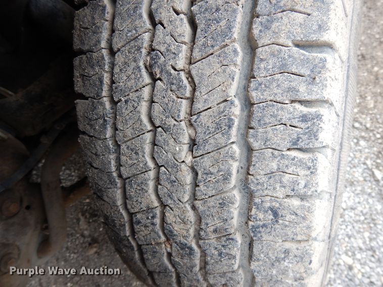 image for item DF6023 2004 Chevrolet Silverado 2500HD  3/4 or 1 ton pickup or van