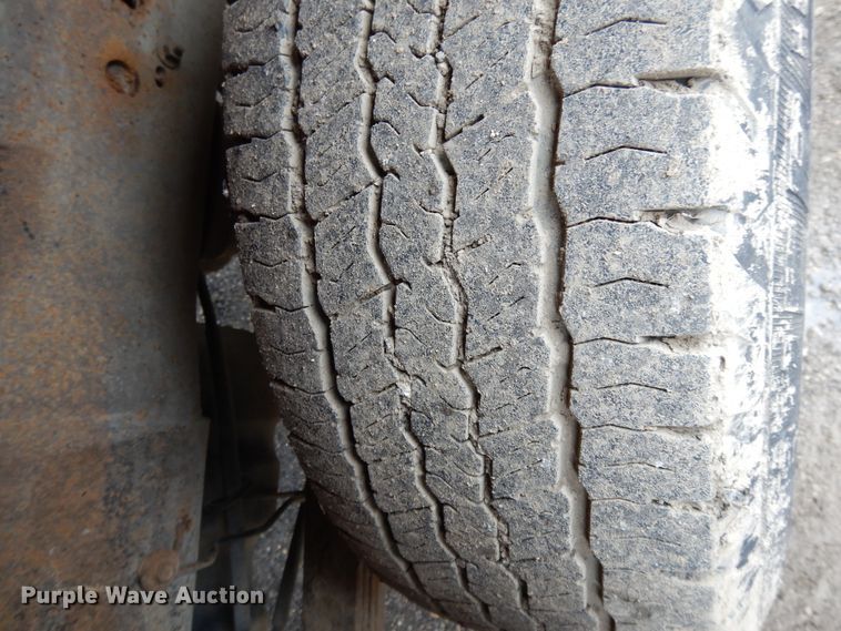 image for item DF6023 2004 Chevrolet Silverado 2500HD  3/4 or 1 ton pickup or van