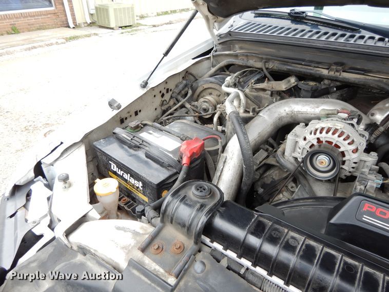 image for item DF6036 2004 Ford F350 Super Duty  utility bed pickup truck