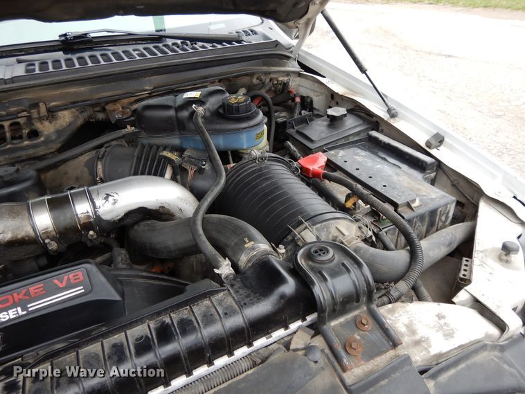 image for item DF6036 2004 Ford F350 Super Duty  utility bed pickup truck