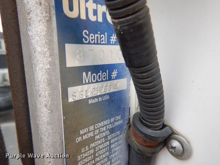 image for item DF6036 2004 Ford F350 Super Duty  utility bed pickup truck