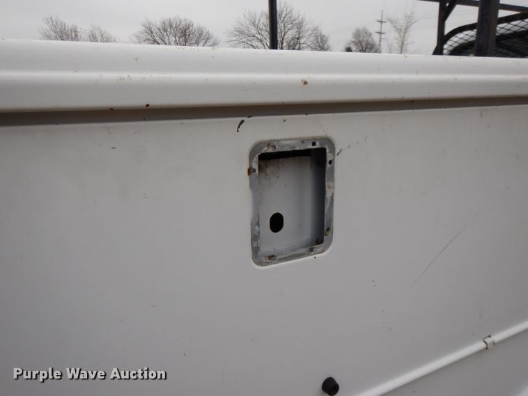 image for item DF6036 2004 Ford F350 Super Duty  utility bed pickup truck