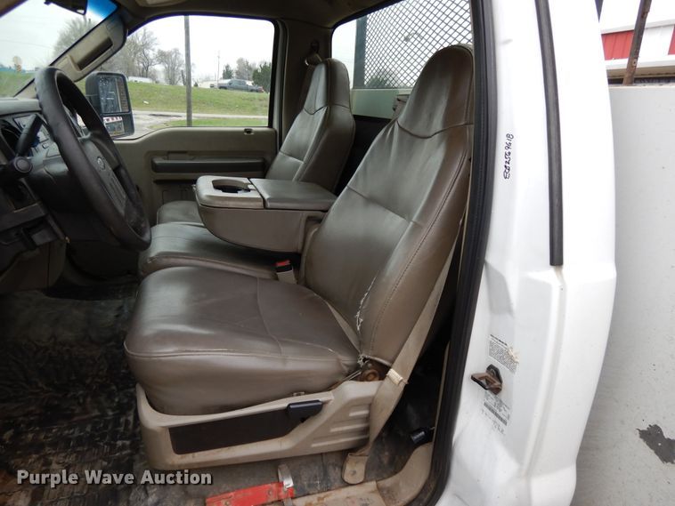 image for item DF6037 2008 Ford F450 Super Duty XL utility bed truck