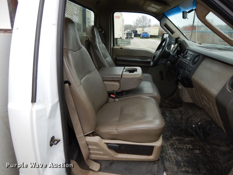 image for item DF6037 2008 Ford F450 Super Duty XL utility bed truck