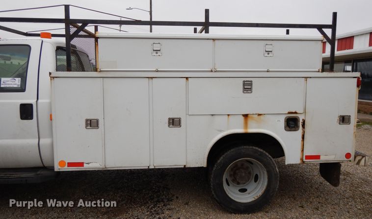 image for item DF6037 2008 Ford F450 Super Duty XL utility bed truck