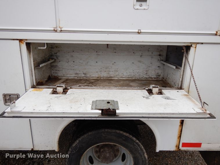 image for item DF6037 2008 Ford F450 Super Duty XL utility bed truck