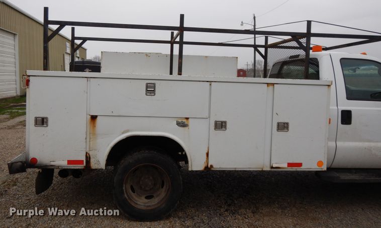 image for item DF6037 2008 Ford F450 Super Duty XL utility bed truck