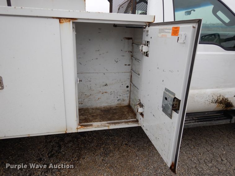 image for item DF6037 2008 Ford F450 Super Duty XL utility bed truck