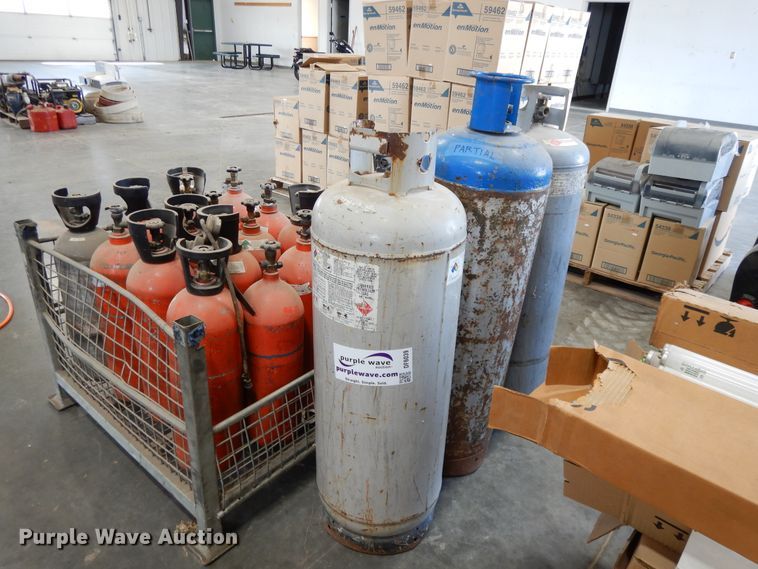 image for item DF6039 Tanks