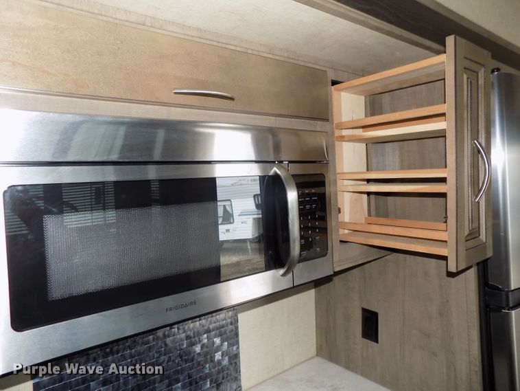 image for item DG2559 2017 KZ Durango Gold 370RLT  camper