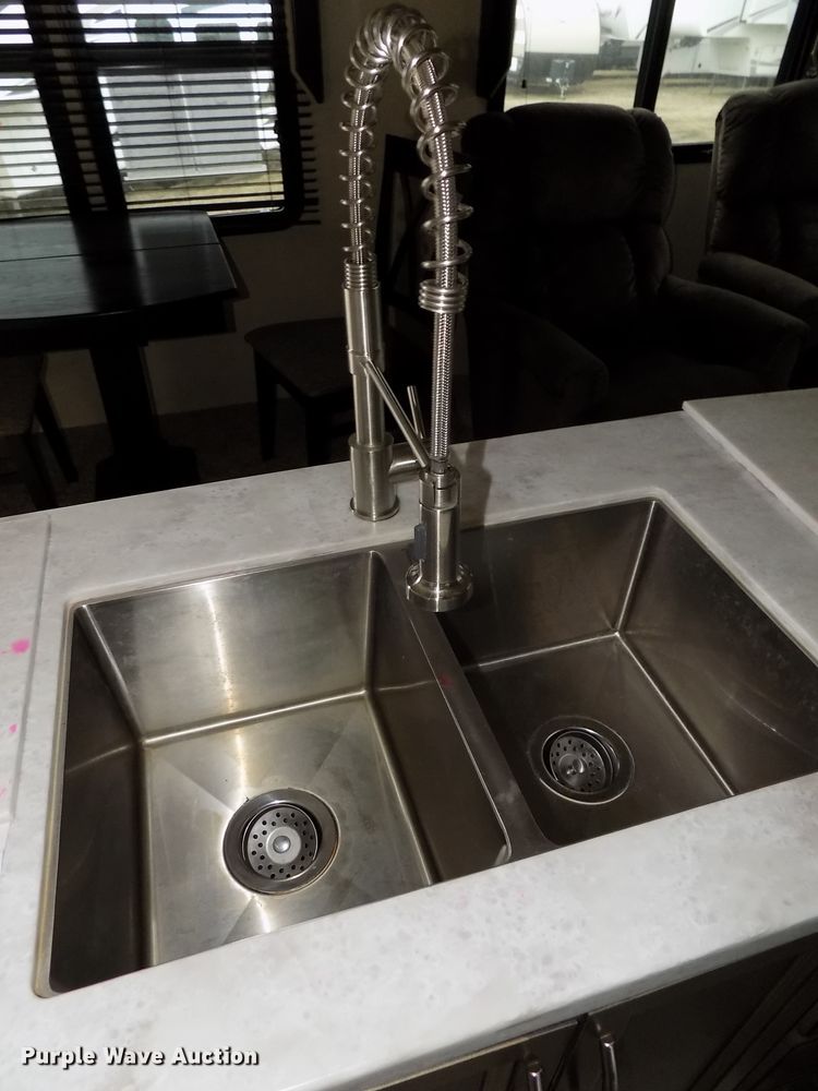 image for item DG2559 2017 KZ Durango Gold 370RLT  camper