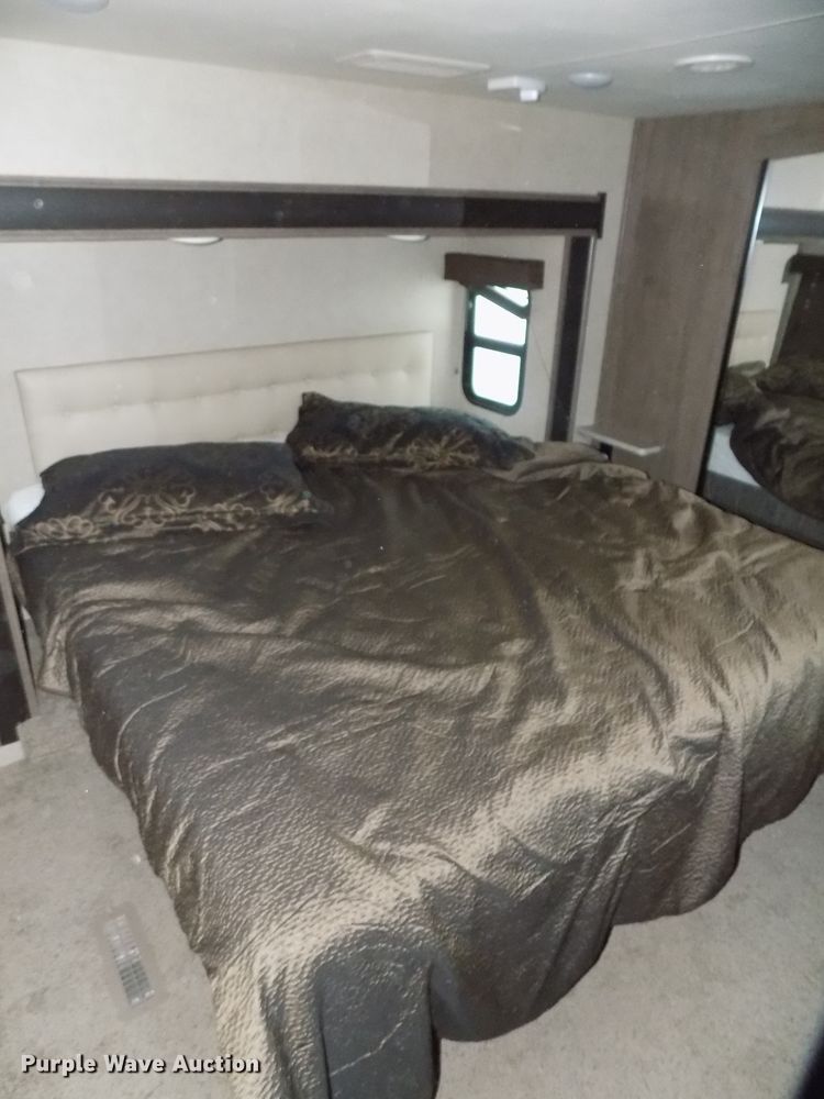 image for item DG2559 2017 KZ Durango Gold 370RLT  camper