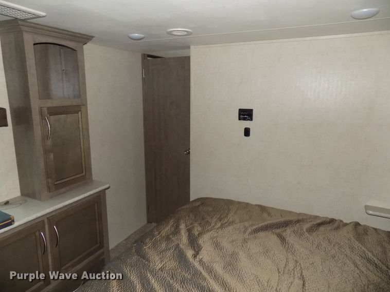 image for item DG2559 2017 KZ Durango Gold 370RLT  camper