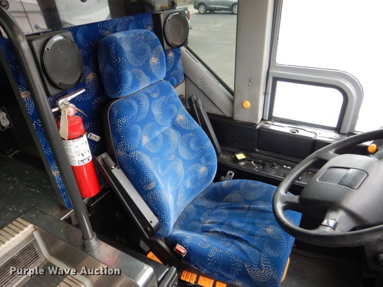 image for item DG5942 1998 Prevost H3-45 coach bus