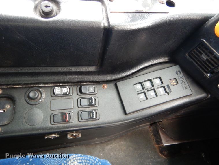 image for item DG5942 1998 Prevost H3-45 coach bus