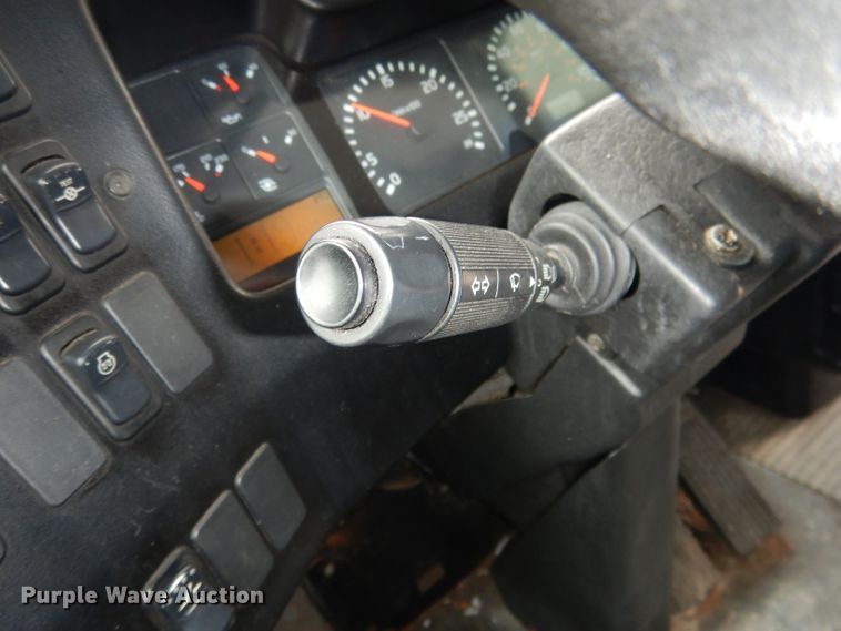 image for item DG5942 1998 Prevost H3-45 coach bus