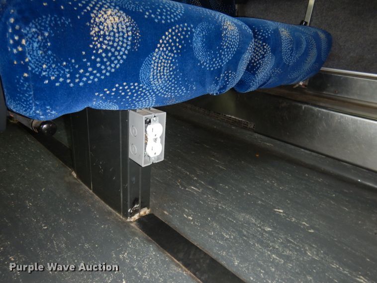 image for item DG5942 1998 Prevost H3-45 coach bus