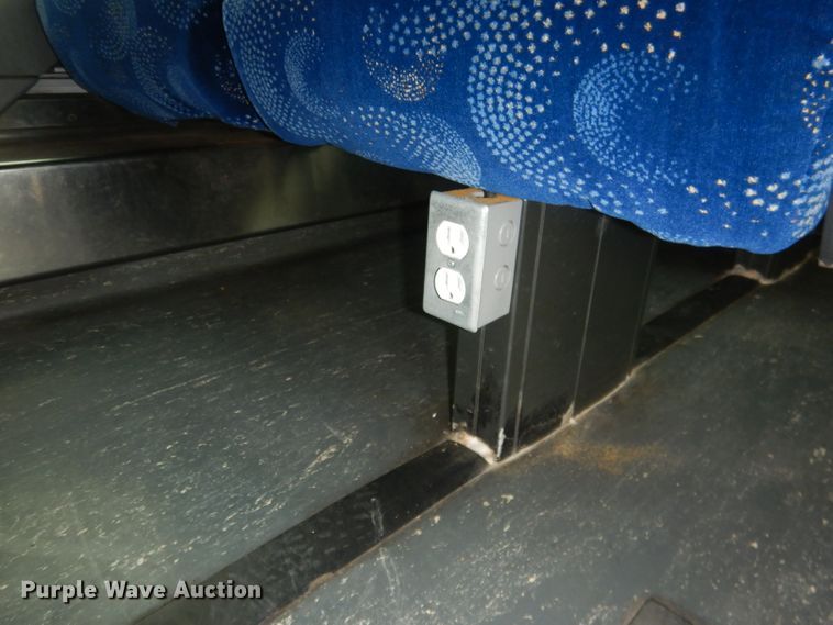 image for item DG5942 1998 Prevost H3-45 coach bus