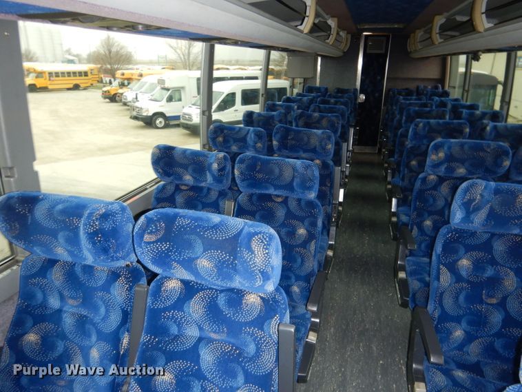 image for item DG5942 1998 Prevost H3-45 coach bus