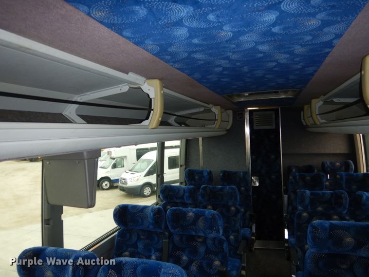 image for item DG5942 1998 Prevost H3-45 coach bus