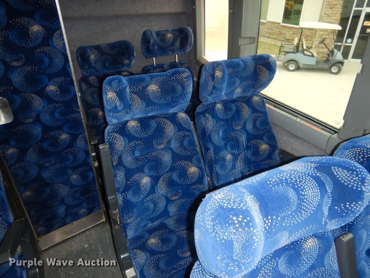 image for item DG5942 1998 Prevost H3-45 coach bus