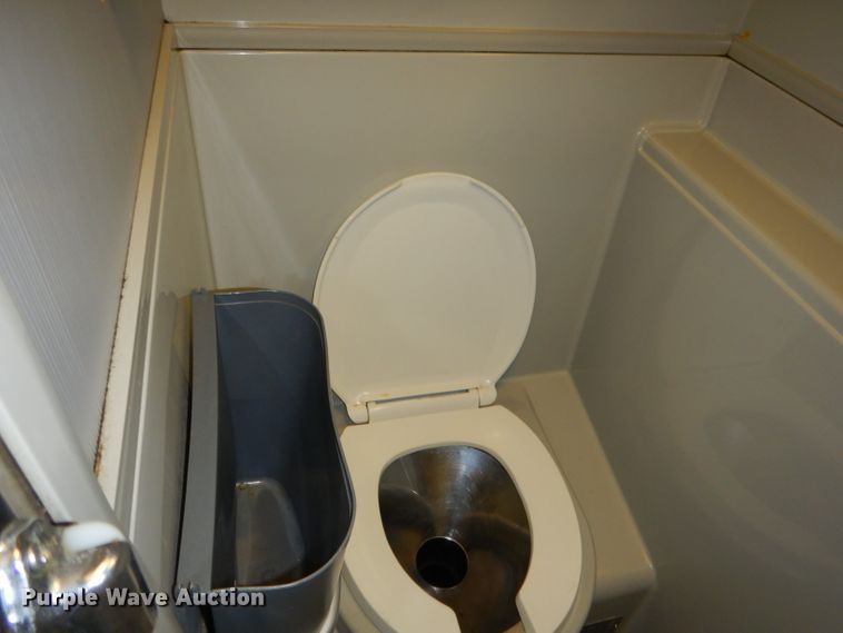 image for item DG5942 1998 Prevost H3-45 coach bus