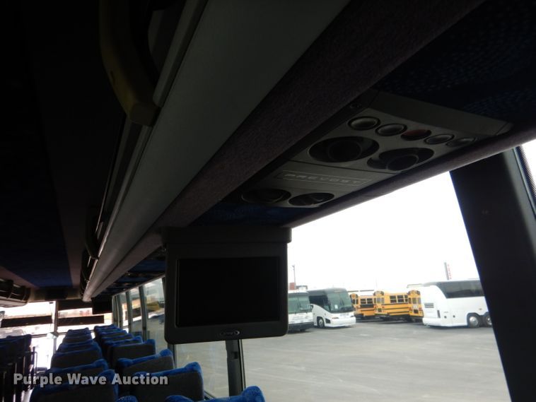 image for item DG5942 1998 Prevost H3-45 coach bus