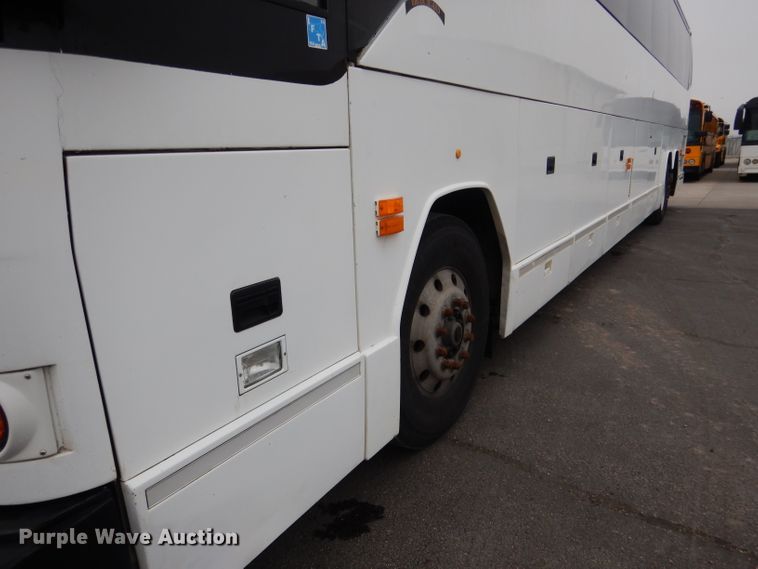 image for item DG5942 1998 Prevost H3-45 coach bus