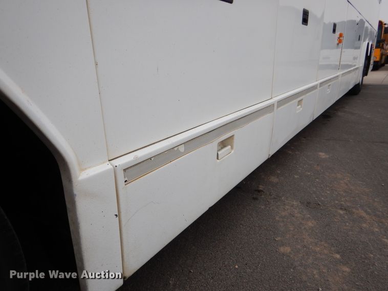 image for item DG5942 1998 Prevost H3-45 coach bus