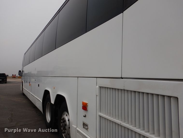 image for item DG5942 1998 Prevost H3-45 coach bus