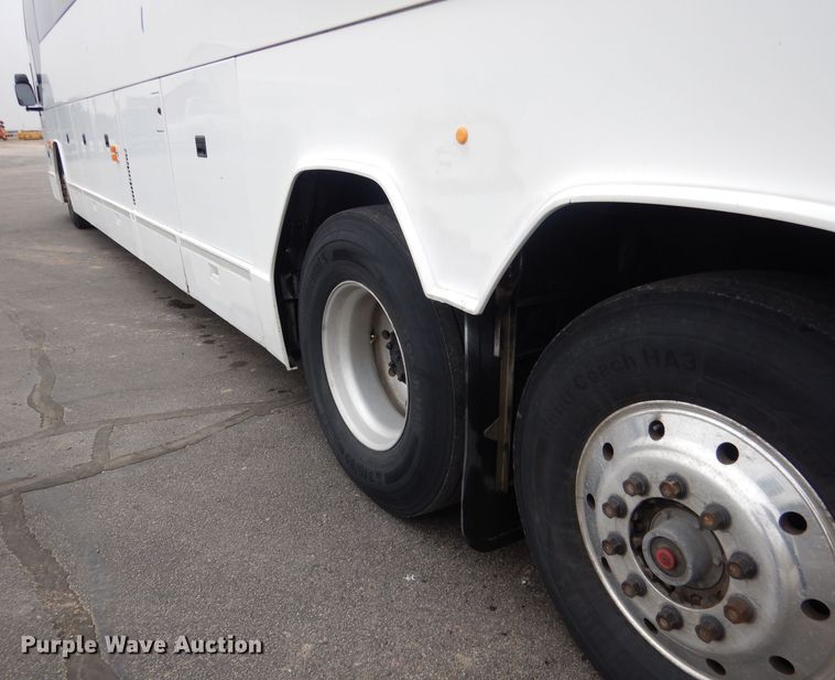 image for item DG5942 1998 Prevost H3-45 coach bus