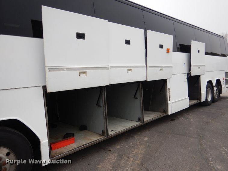 image for item DG5942 1998 Prevost H3-45 coach bus