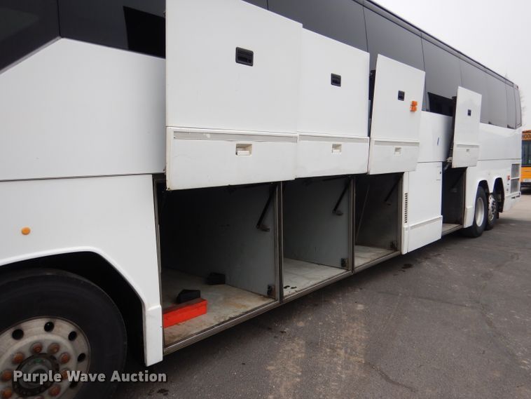 image for item DG5942 1998 Prevost H3-45 coach bus