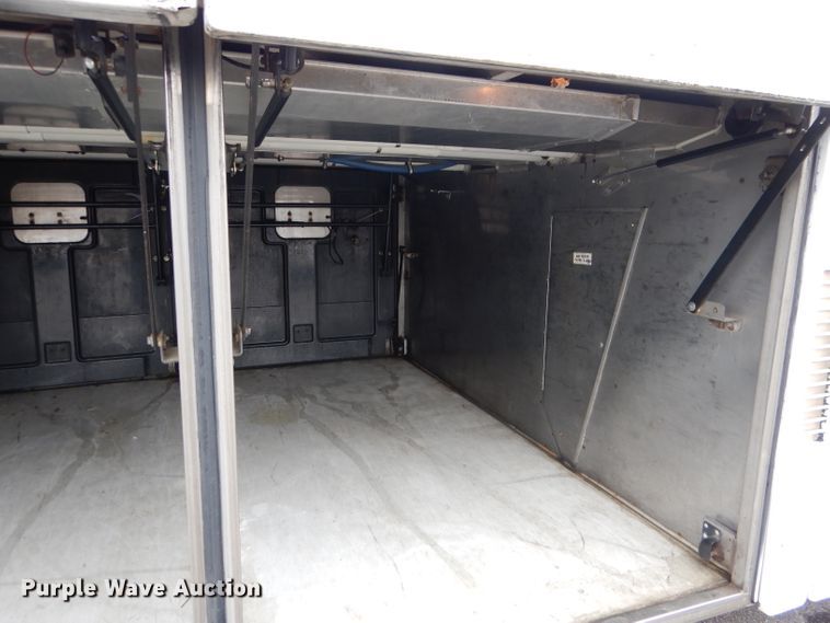 image for item DG5942 1998 Prevost H3-45 coach bus