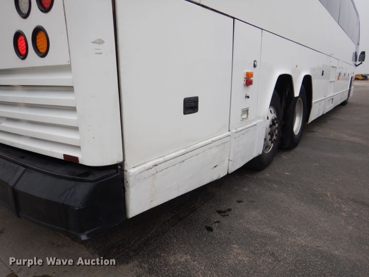 image for item DG5942 1998 Prevost H3-45 coach bus