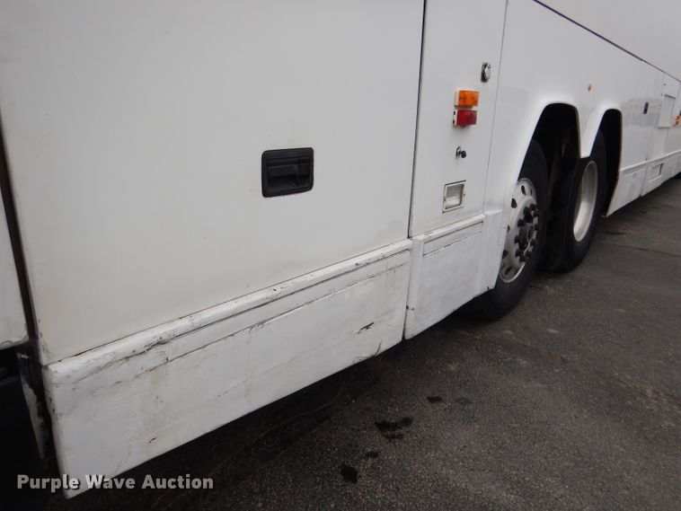 image for item DG5942 1998 Prevost H3-45 coach bus