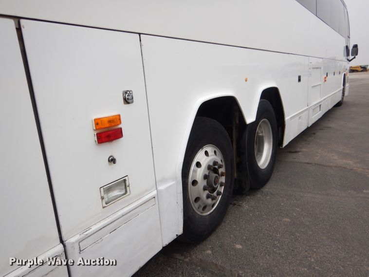 image for item DG5942 1998 Prevost H3-45 coach bus
