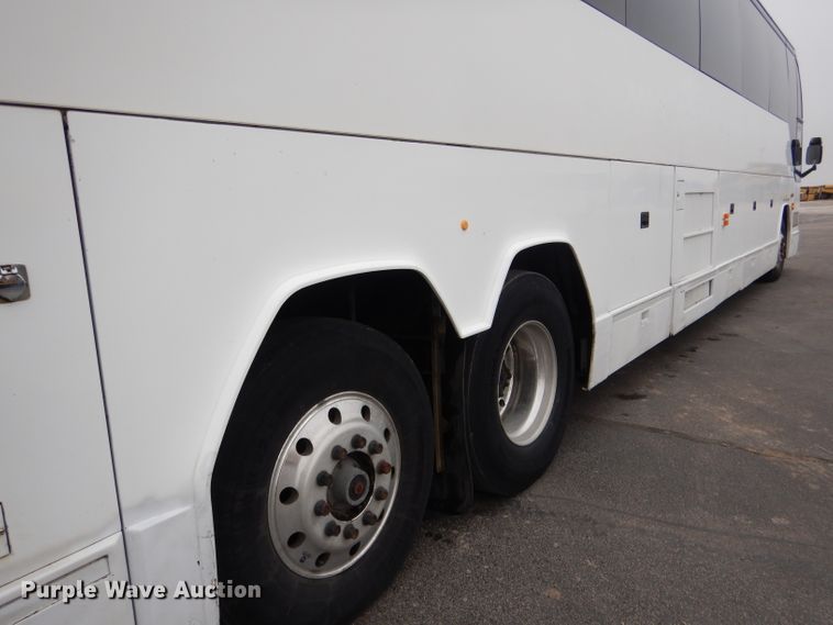 image for item DG5942 1998 Prevost H3-45 coach bus