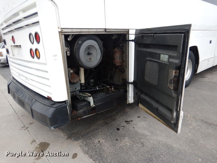 image for item DG5942 1998 Prevost H3-45 coach bus