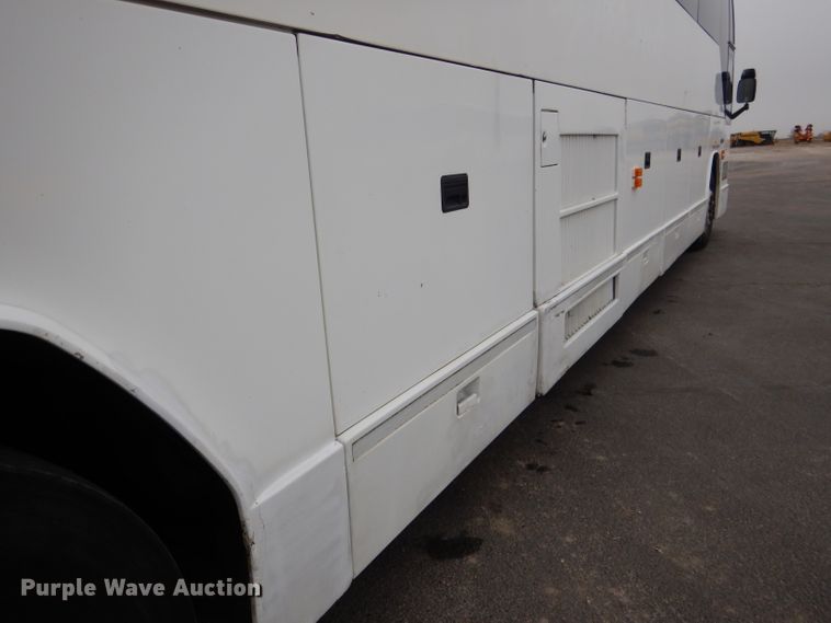 image for item DG5942 1998 Prevost H3-45 coach bus