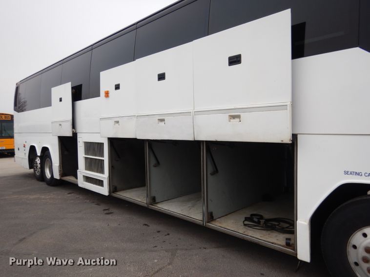 image for item DG5942 1998 Prevost H3-45 coach bus