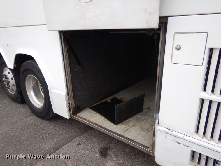 image for item DG5942 1998 Prevost H3-45 coach bus