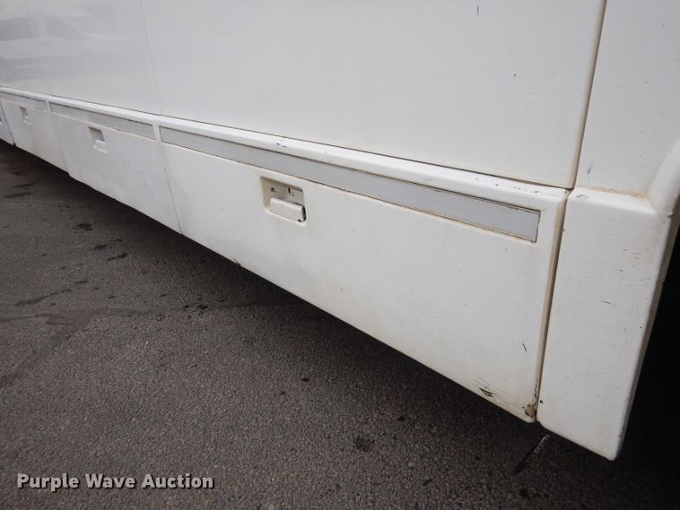 image for item DG5942 1998 Prevost H3-45 coach bus