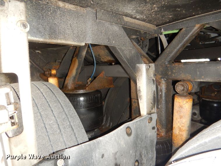 image for item DG5942 1998 Prevost H3-45 coach bus