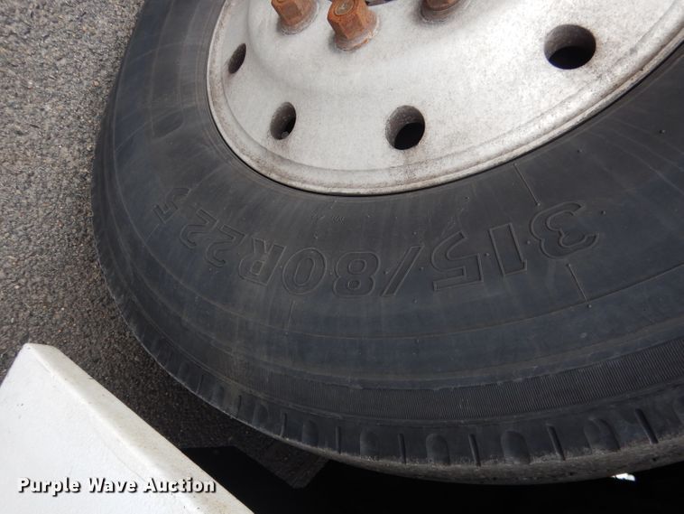 image for item DG5942 1998 Prevost H3-45 coach bus